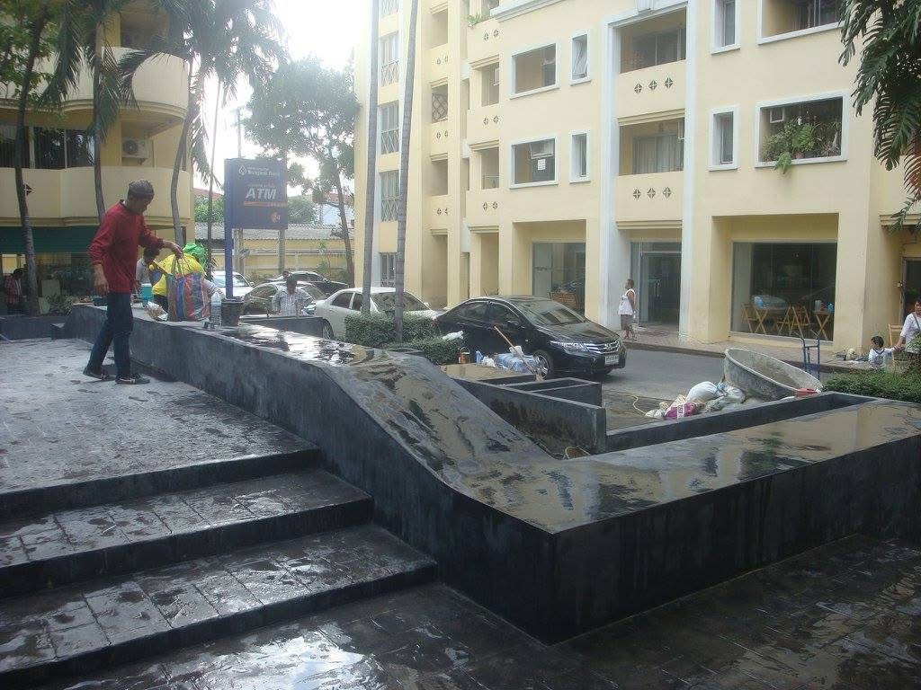 รีโนเวทลานนั่งเลนหน้าคอนโด Family Park